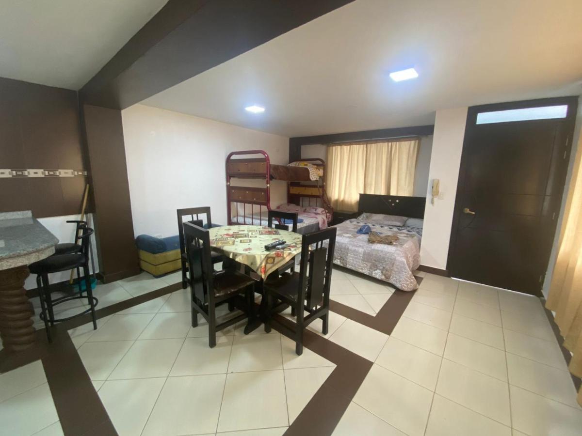 Gigahouse Apartamento Baños Exterior foto